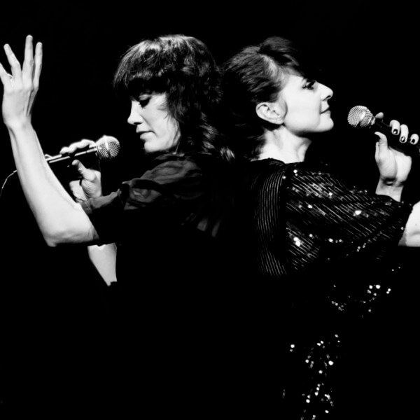 Nouvelle Vague bringen ihre 80er Jahre Bossa Nova und Pop- Nostalgie im Sommer nach Deutschland zurück!